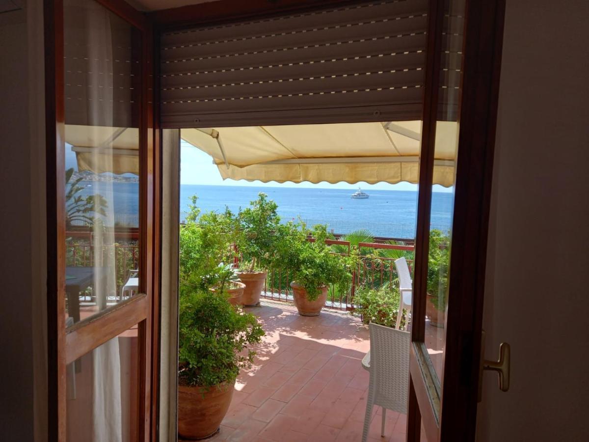 White Lotus Apartment Таормина Екстериор снимка