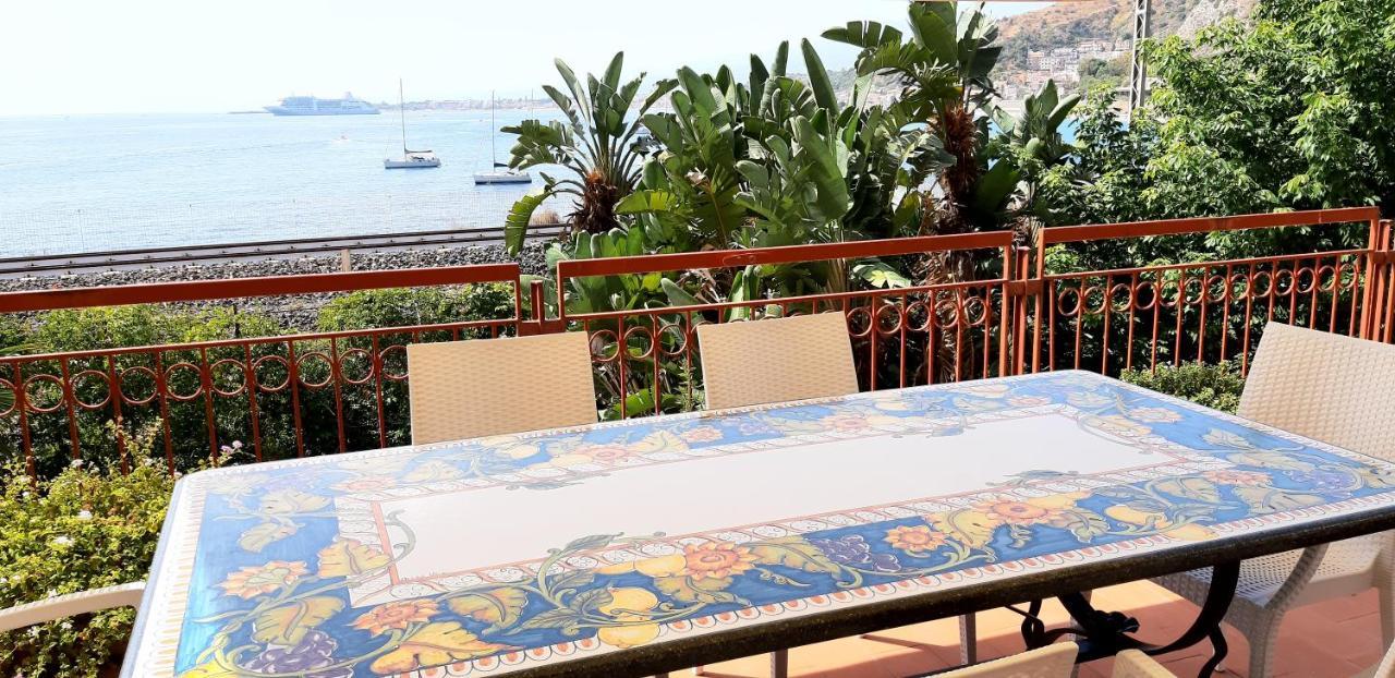 White Lotus Apartment Таормина Екстериор снимка